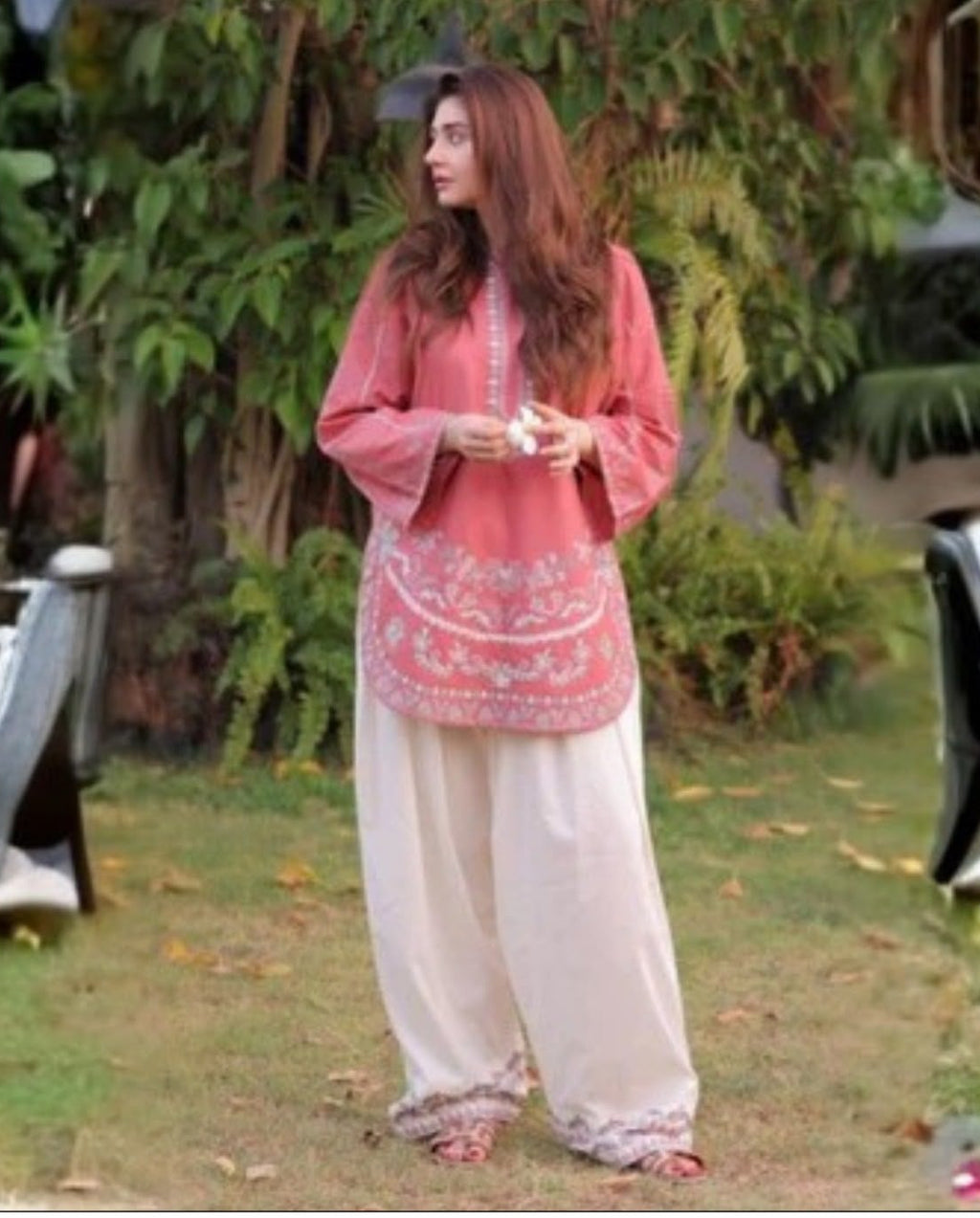 Laam Dhanak Winter Collection 2026 – Front & Sleeves Heavy Embroidered 2 Piece Suit