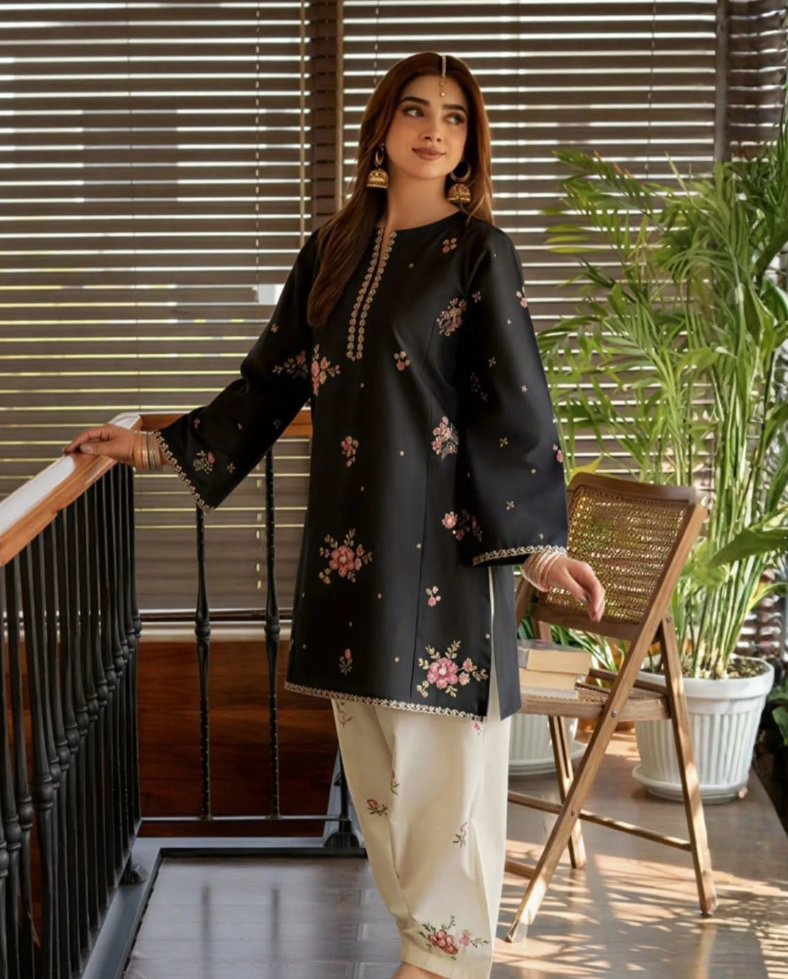 Laam Dhanak Winter Collection 2026 – Front & Sleeves Heavy Embroidered 2 Piece Suit