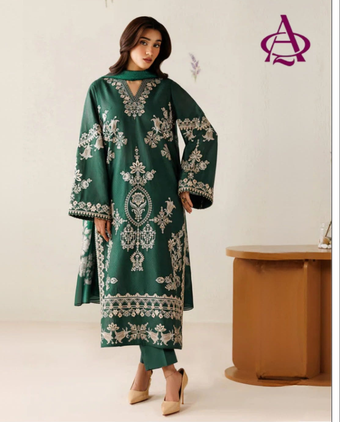 Laam Dhanak Winter Collection 2026 – Front & Sleeves Heavy Embroidered 2 Piece Suit