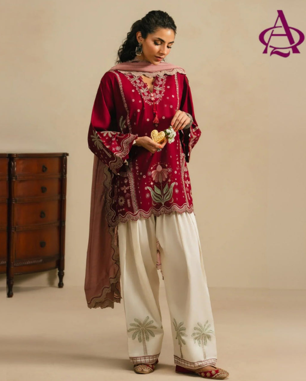Laam Dhanak Winter Collection 2026 – Front & Sleeves Heavy Embroidered 2 Piece Suit