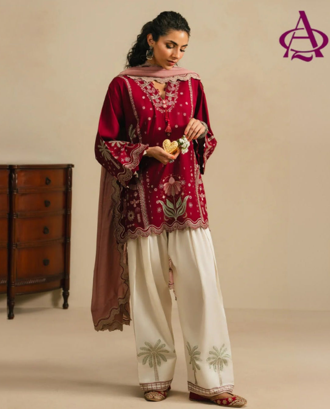 Laam Dhanak Winter Collection 2026 – Front & Sleeves Heavy Embroidered 2 Piece Suit