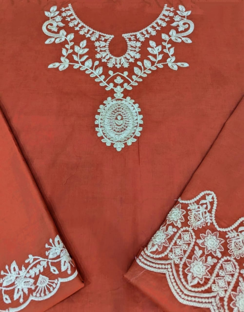 LAWN EMBROIDERED 2PC UNSTITCH S18