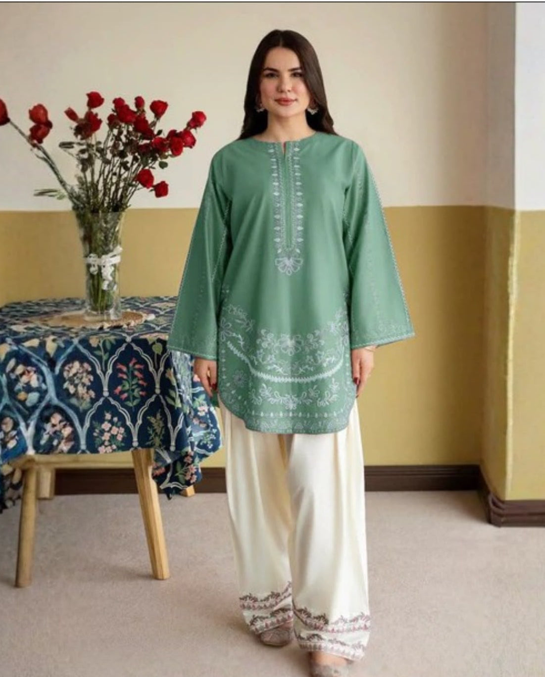 Laam Dhanak Winter Collection 2026 – Front & Sleeves Heavy Embroidered 2 Piece Suit