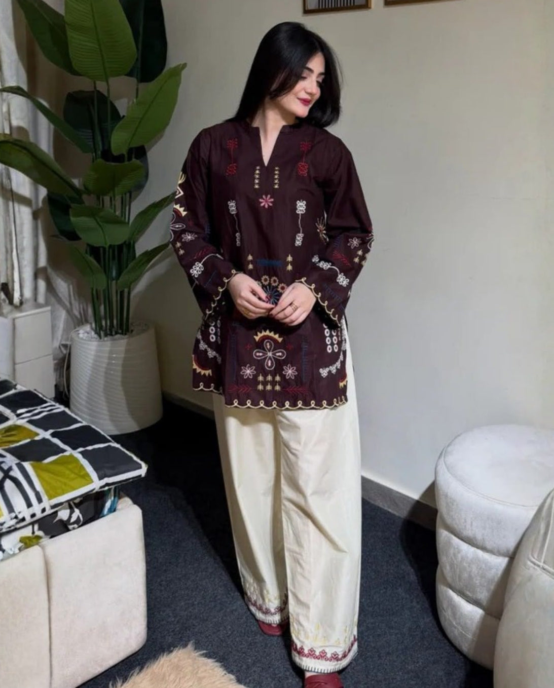 Laam Dhanak Winter Collection 2026 – Front & Sleeves Heavy Embroidered 2 Piece Suit